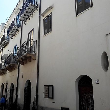 Ferienwohnung Little House Inside Capo'S Market Palermo Exterior foto